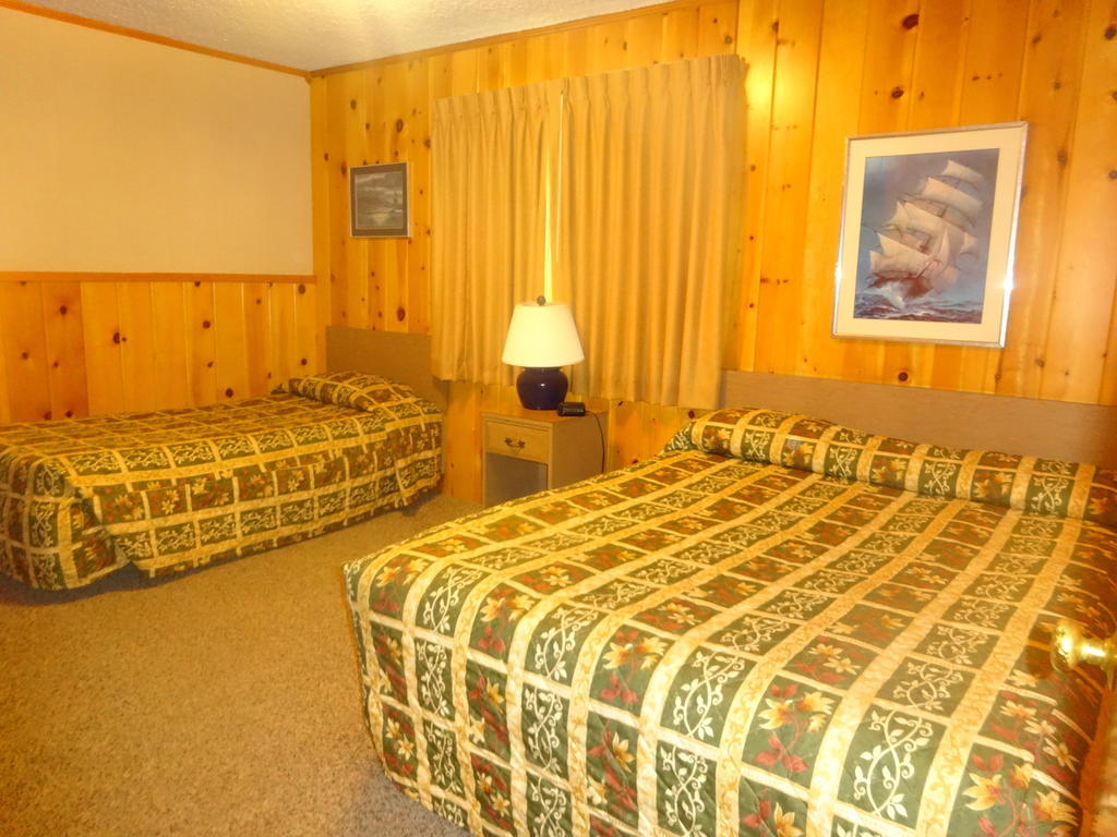 Boulder Lodge June Lake Room photo